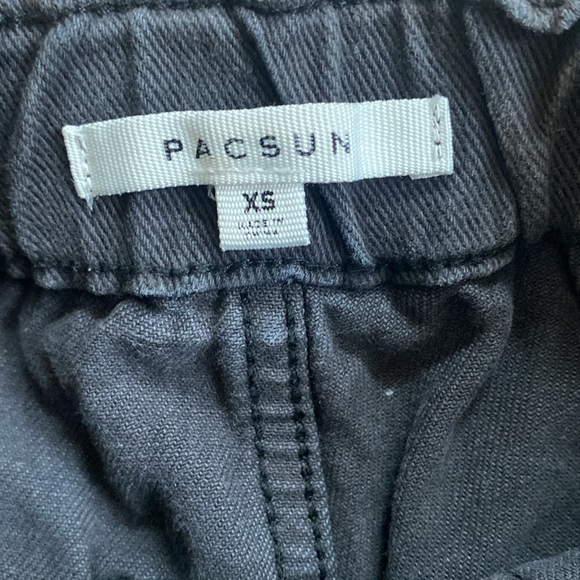 Shorts - Picture 3 of 6